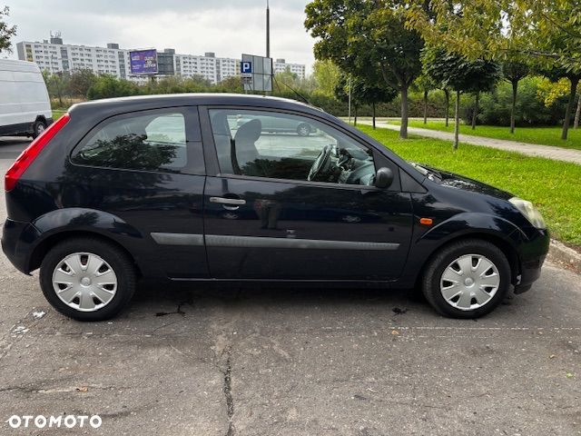 Ford Fiesta 1.3 Ambiente - 1