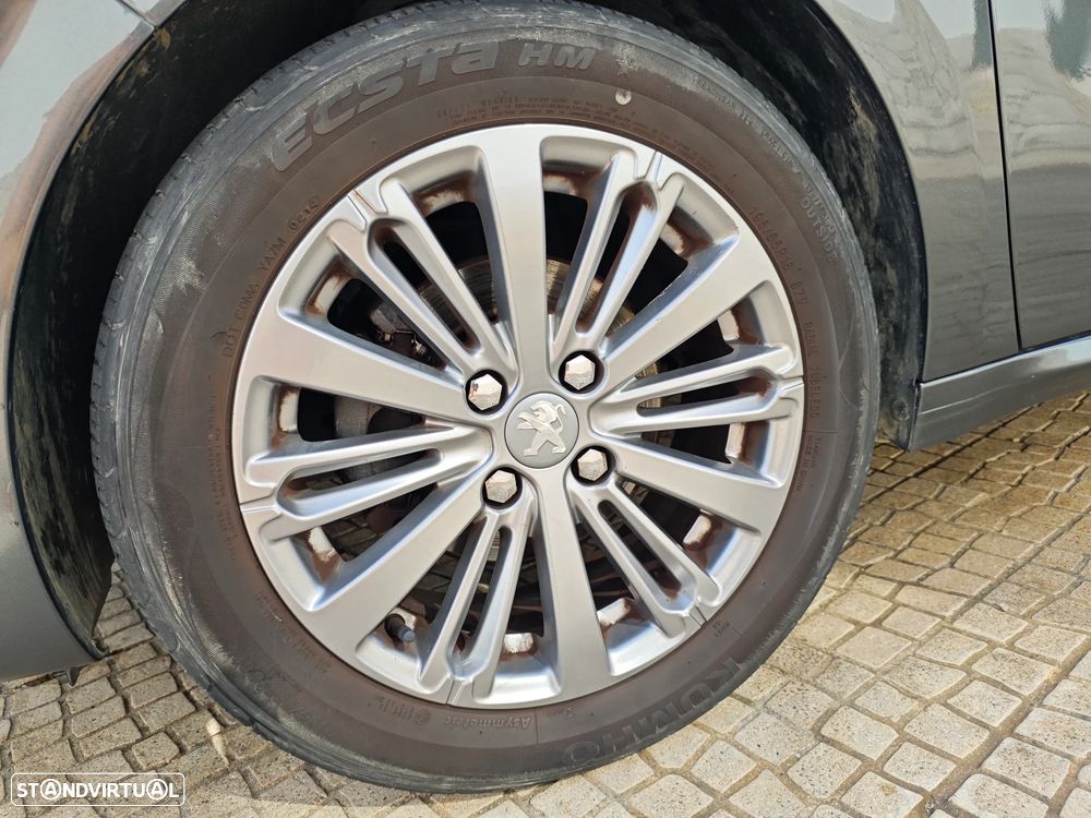 Peugeot 208 PureTech 82 Style - 17
