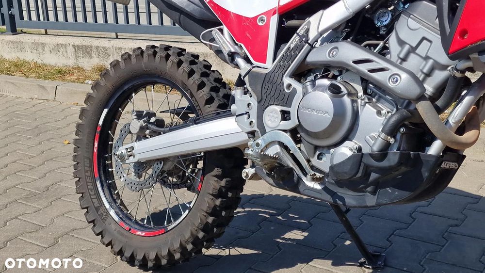 Honda CRF - 9