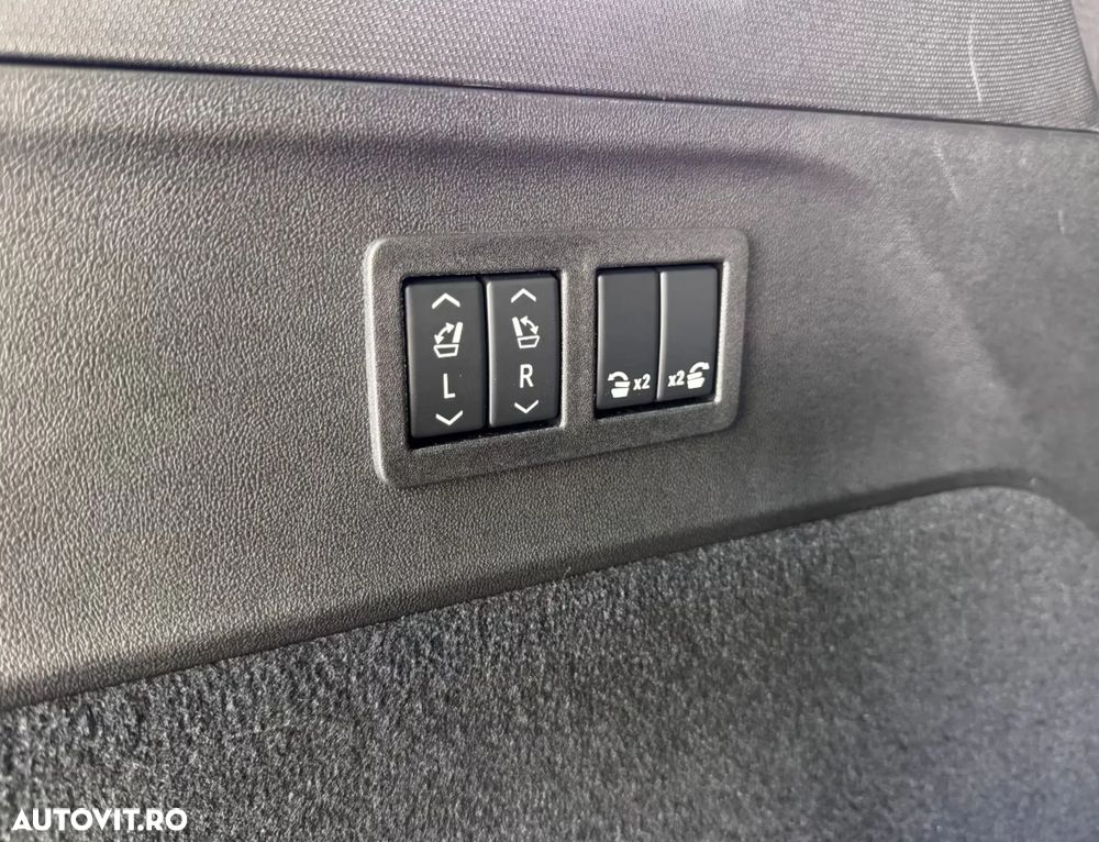 Cadillac Escalade - 11