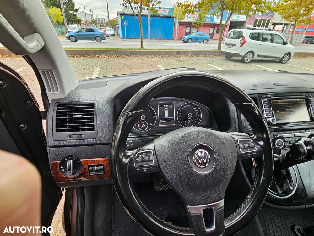 Volkswagen Multivan - 17