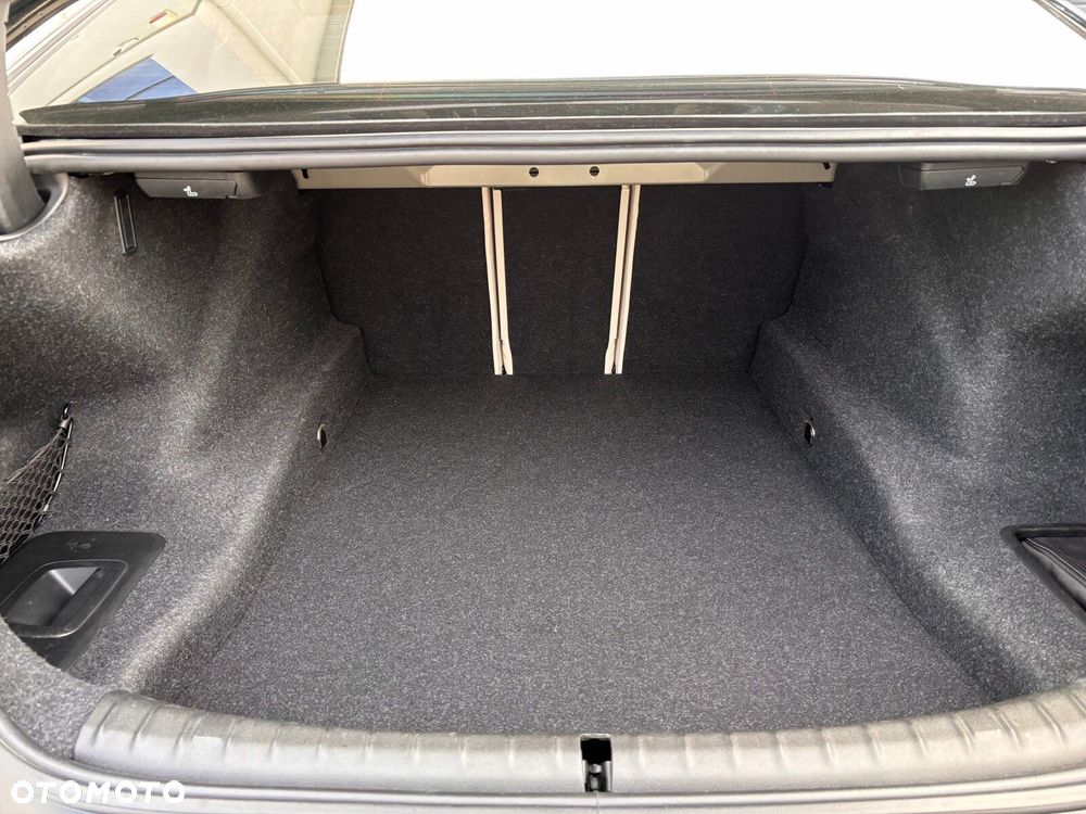 BMW Seria 5 520d xDrive Luxury Line - 32