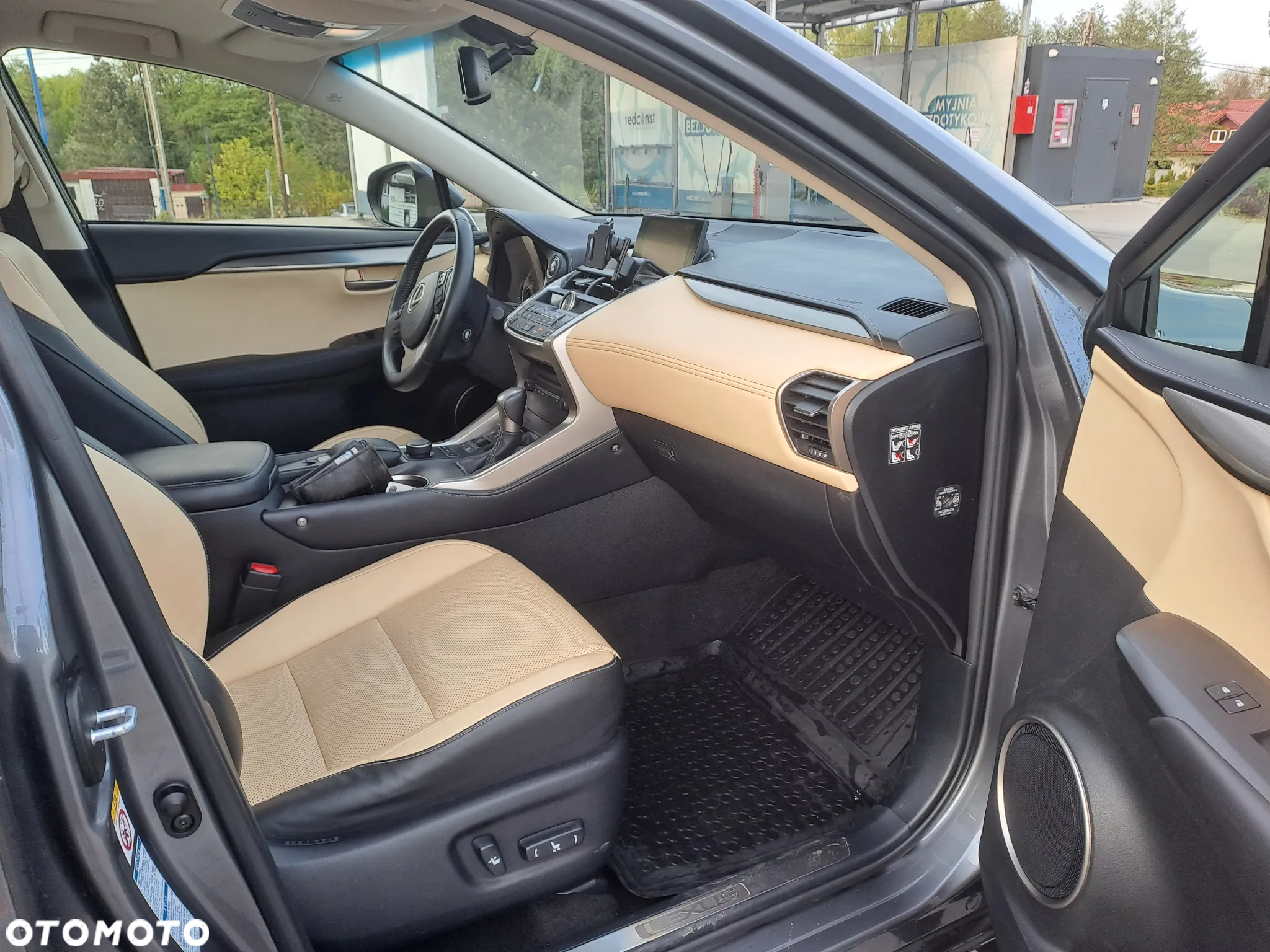 Lexus NX 300h - 9