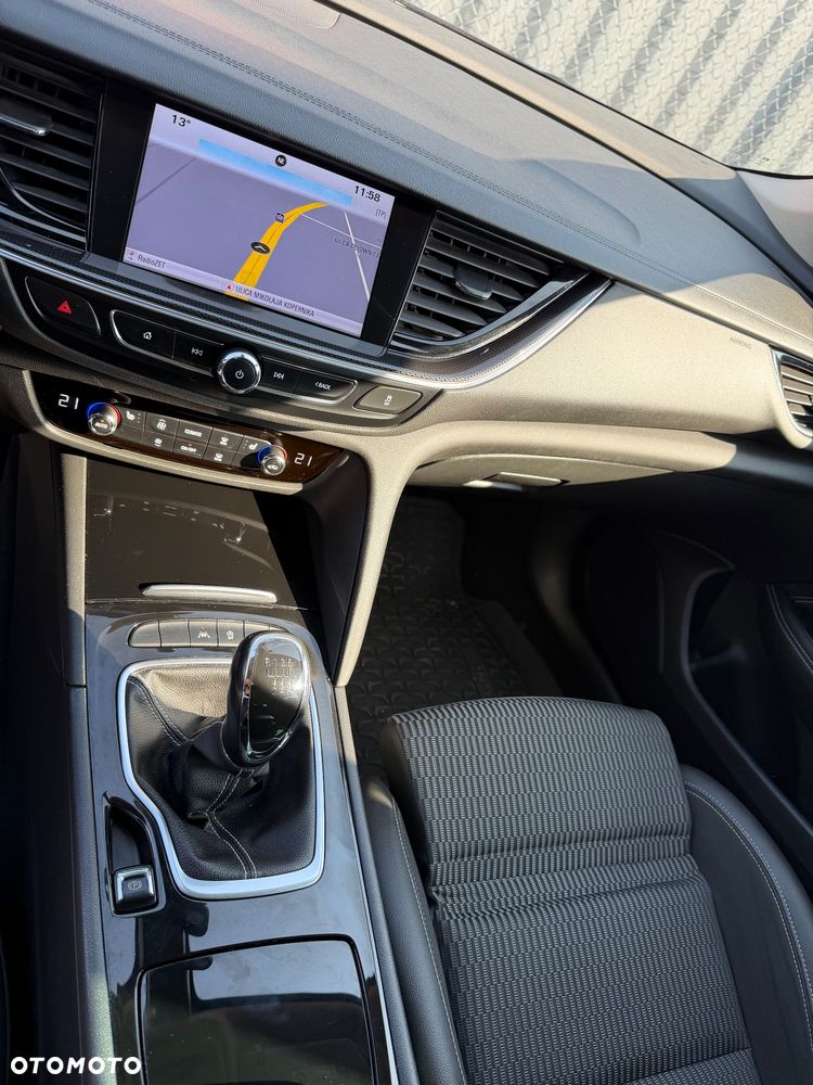 Opel Insignia - 17