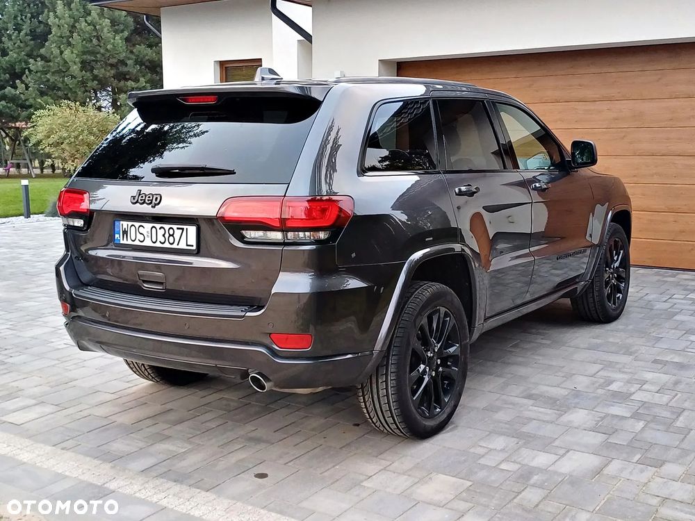 Jeep Grand Cherokee - 8