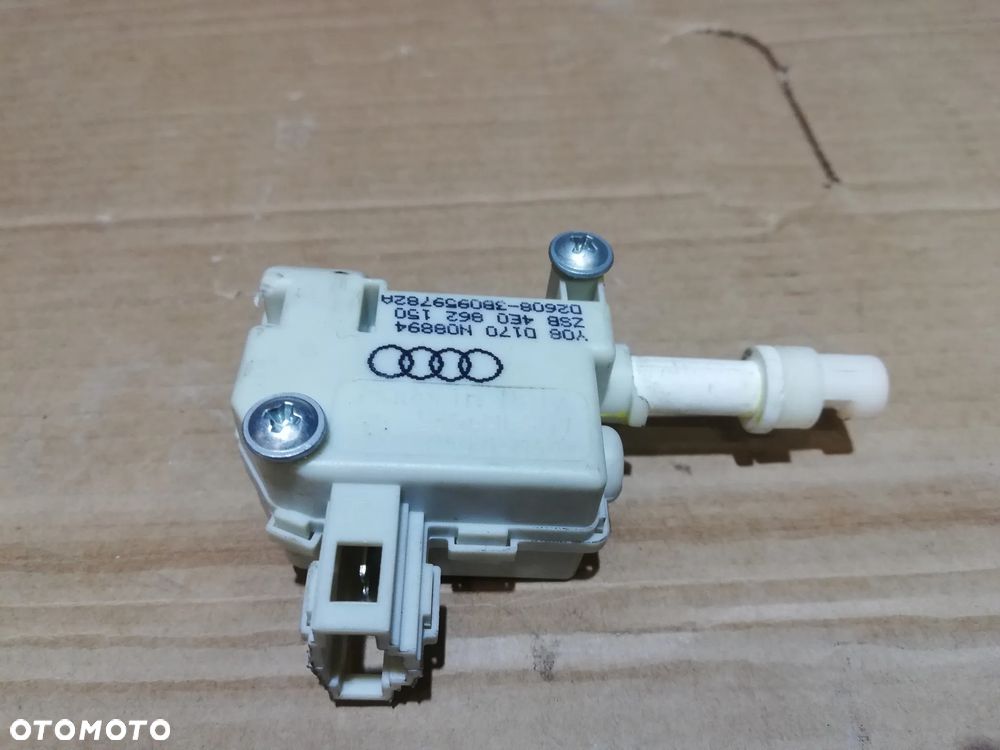 SILNICZEK KLAPKI PALIWA AUDI A8 D3 4E0862150 - 1