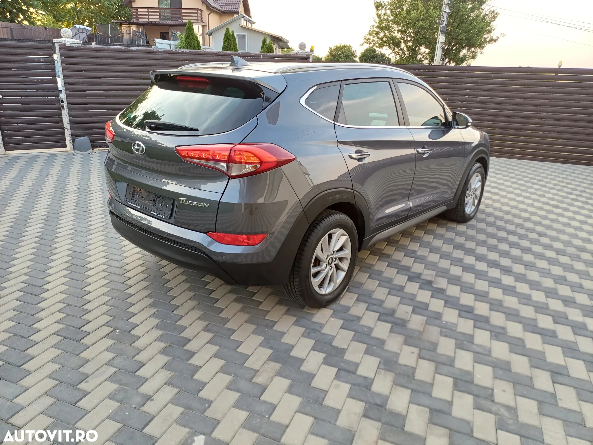 Hyundai Tucson blue 1.7 CRDi 2WD DCT Premium - 13