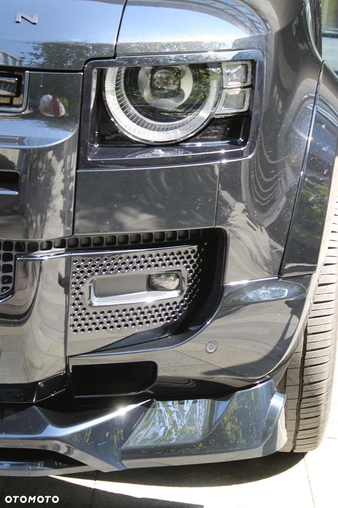 Land Rover Defender 110 2.0 P300 SE - 8
