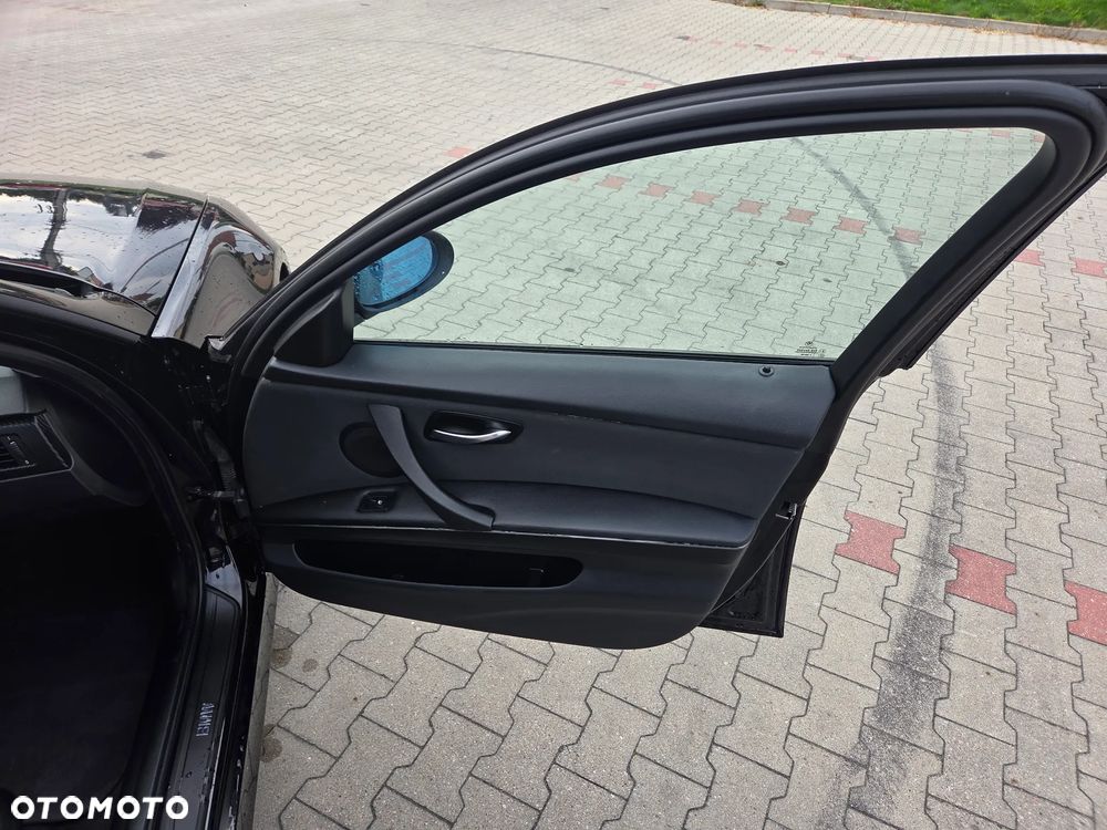BMW Seria 3 320i - 17
