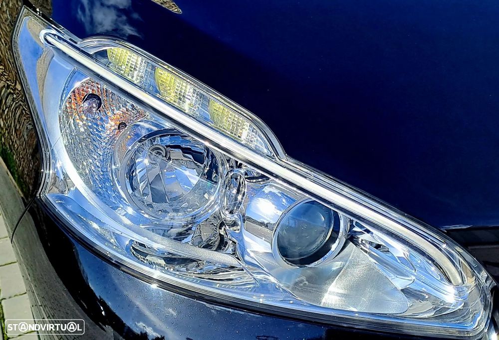 Peugeot 208 1.4 HDi Allure - 12