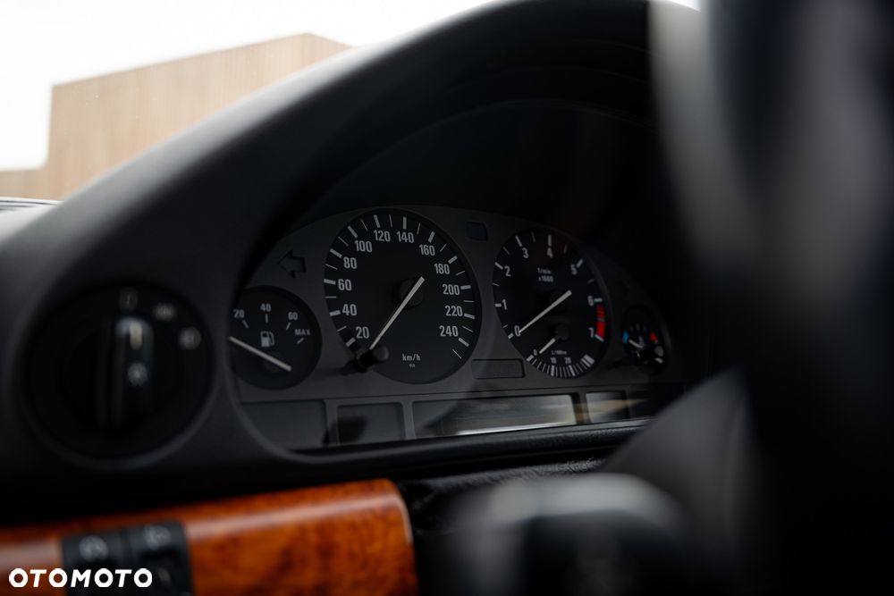 BMW Seria 7 730i - 35