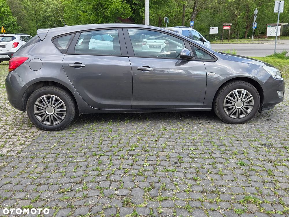 Opel Astra 1.6 T Enjoy - 8