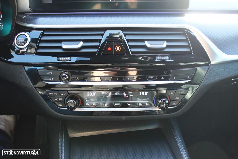 BMW 540 d xDrive Pack Desportivo M Auto - 28