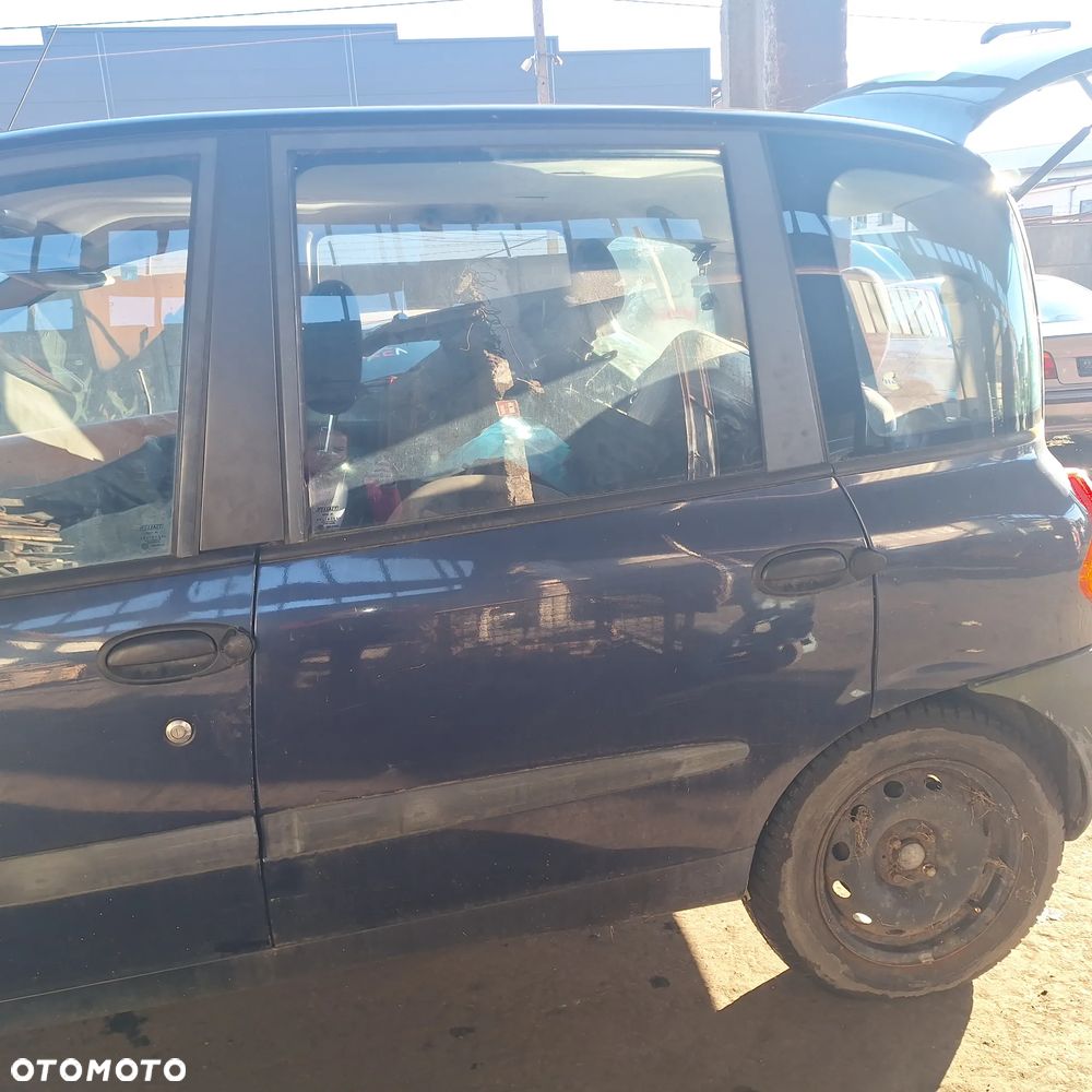 MASKA ZDERZAK DRZWI BLOTNIK LAMPY SZYBA CZESCI MULTIPLA 339/7 - 17