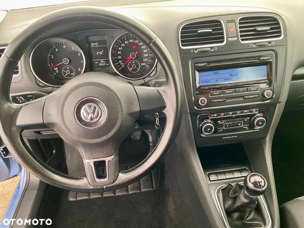 Volkswagen Golf 1.6 Comfortline - 23