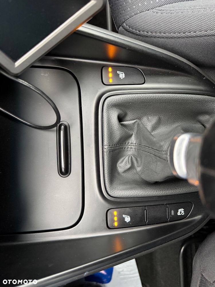 Kia Carens 1.7 CRDi Vision - 26