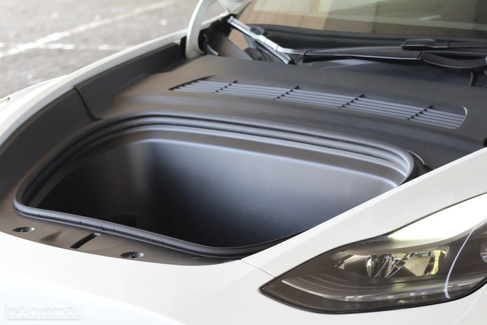 Tesla Model Y Long Range Dual Motor AWD - 35