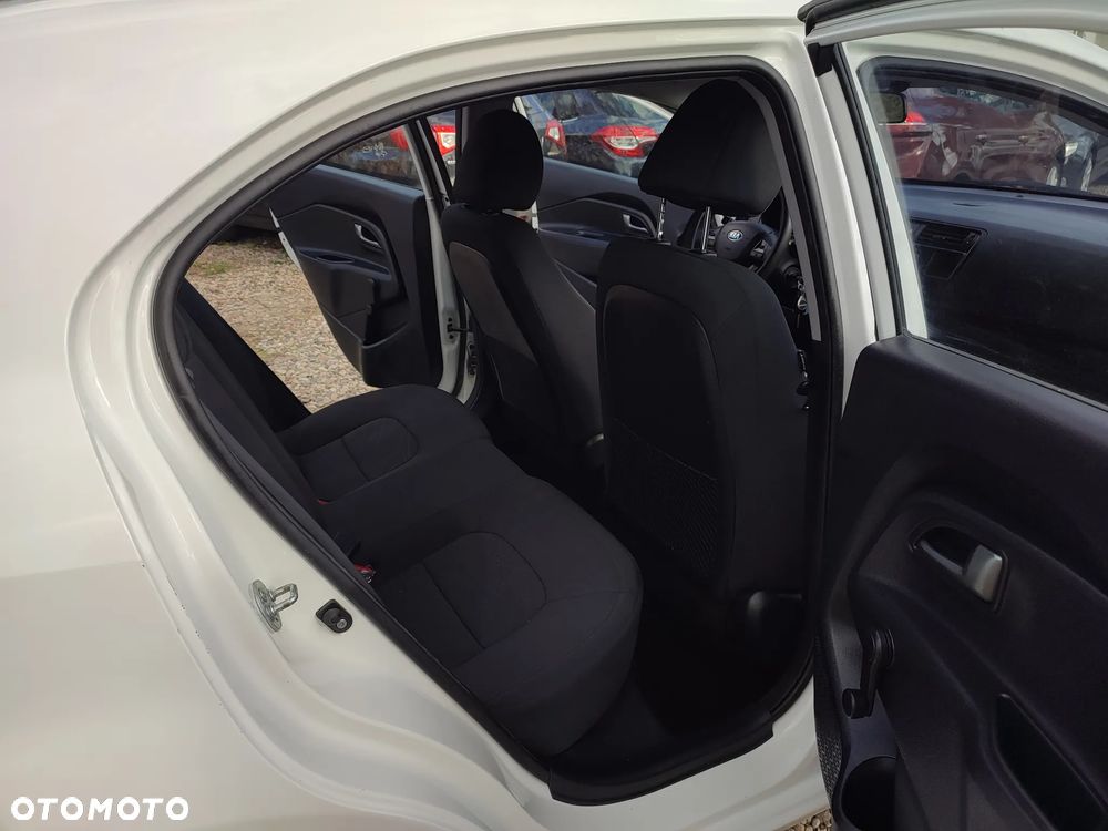 Kia Rio 1.2 Dream Team Edition - 14