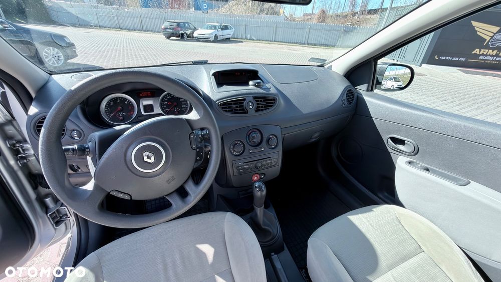Renault Clio - 7