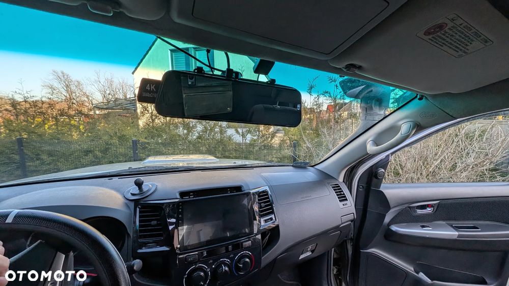 Toyota Hilux 2.5 D-4D SR - 29
