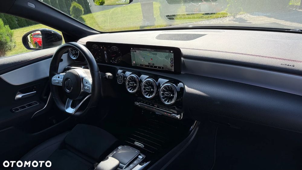 Mercedes-Benz CLA 200 AMG Line 7G-DCT - 19