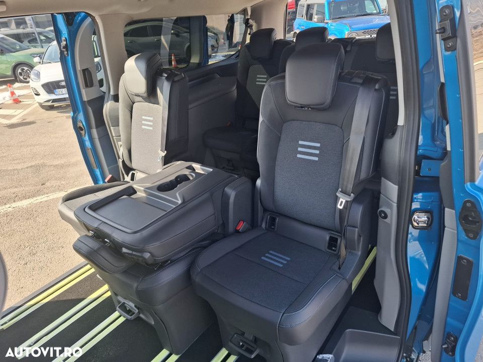 Ford Tourneo Custom - 11