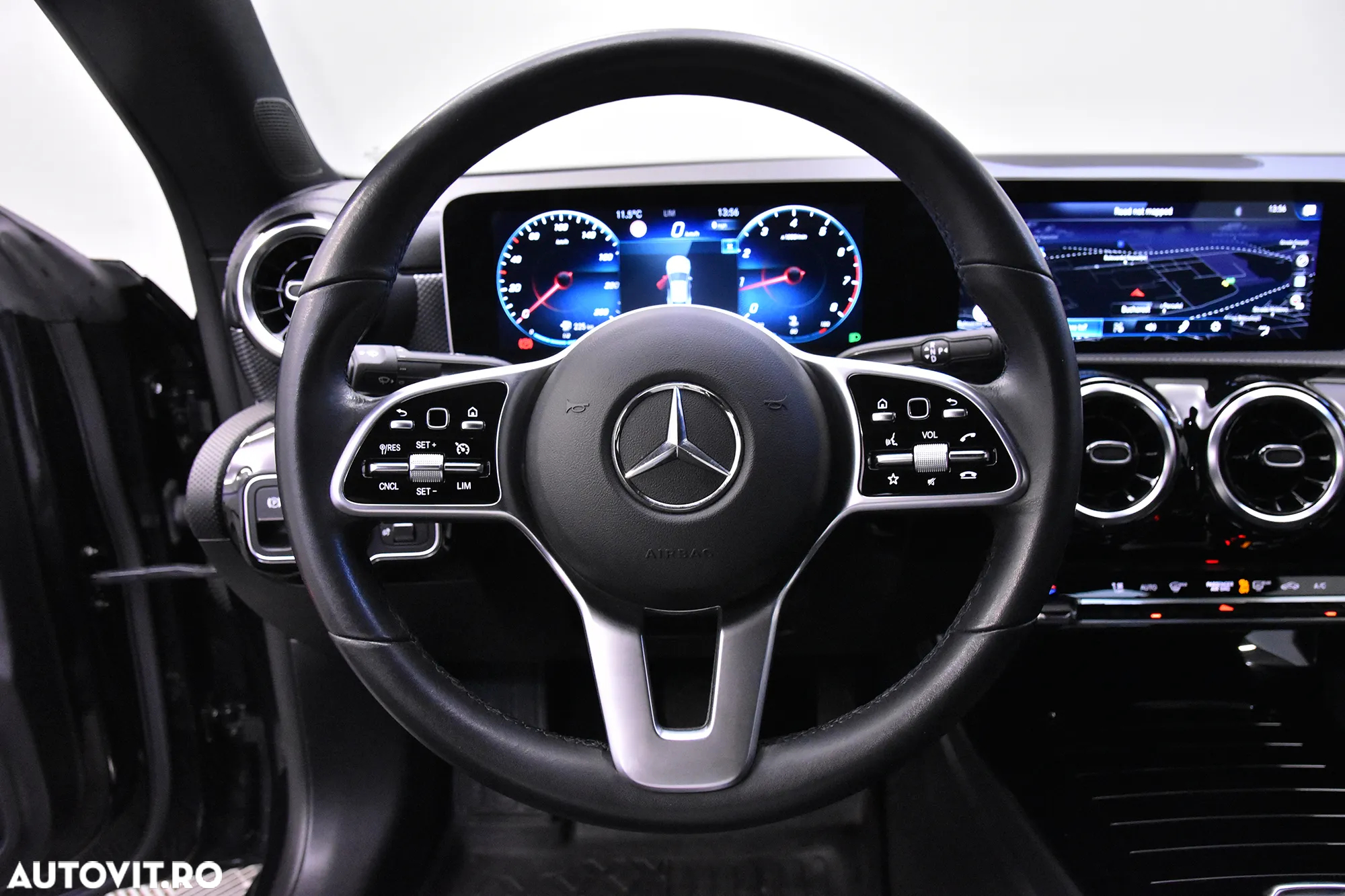 Mercedes-Benz CLA 200 7G-DCT - 16