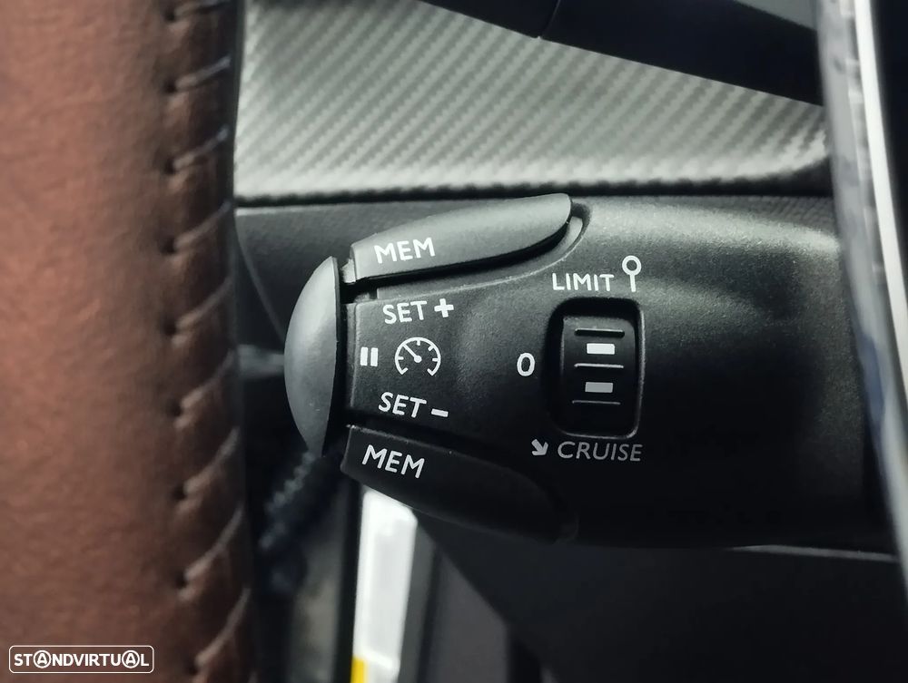 Peugeot 2008 1.2 PureTech Style - 22