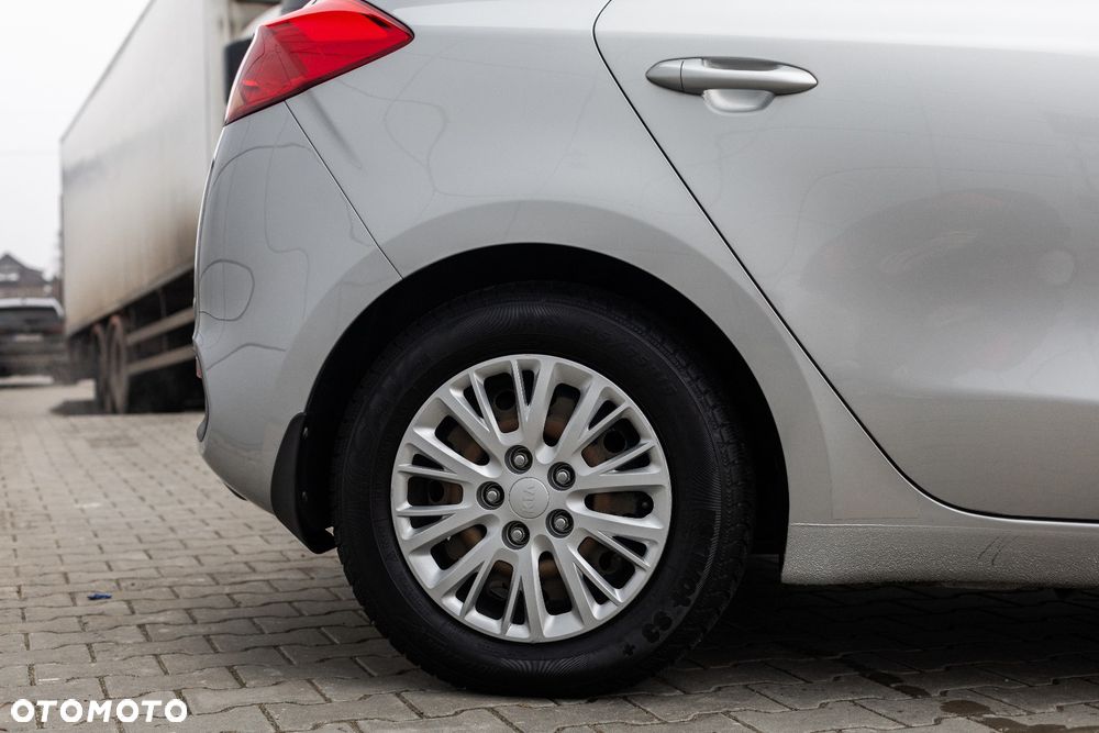 Kia Ceed 1.6 CRDi M - 14
