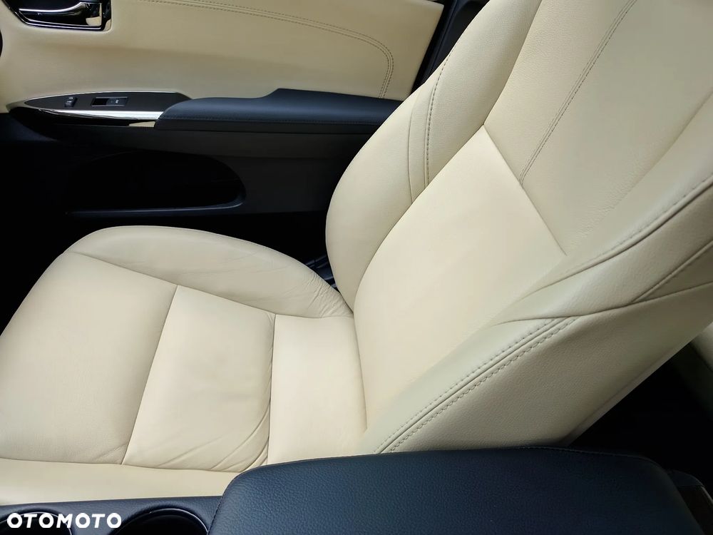 Toyota Avalon - 24