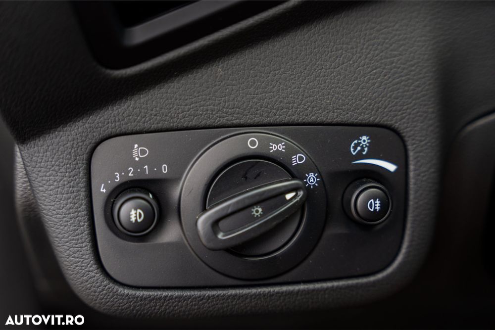 FORD Kuga 2018 — imagine 76