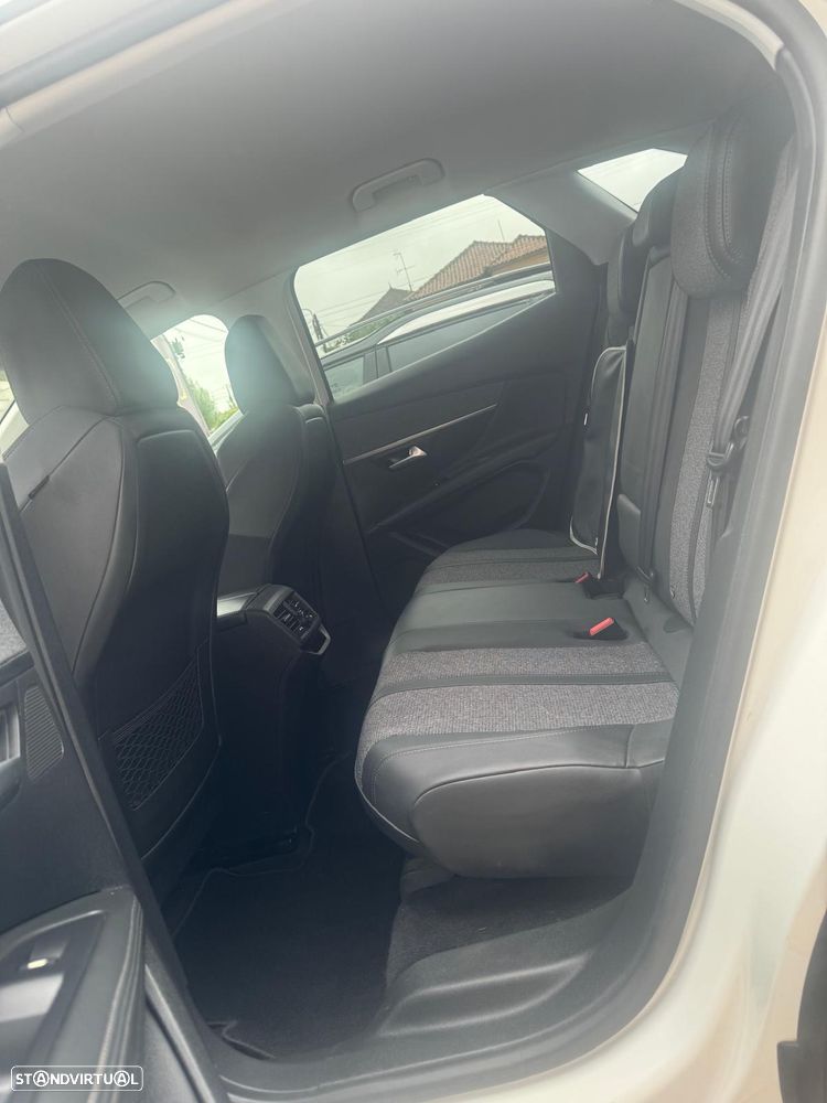 Peugeot 3008 PureTech 130 Stop & Start GPF EAT8 Allure Pack - 16