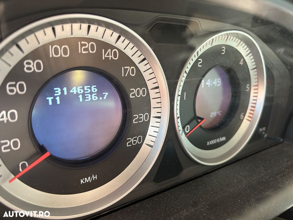 Volvo XC 60 D5 AWD Summum - 10