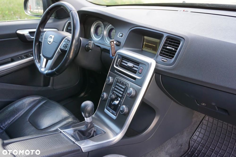 Volvo V60 D2 Momentum - 17