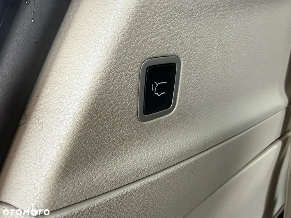 Chrysler Pacifica - 17