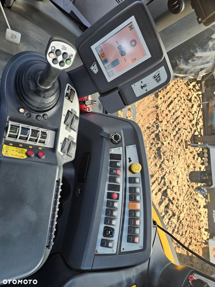 JCB Fastrac 7230 - 21