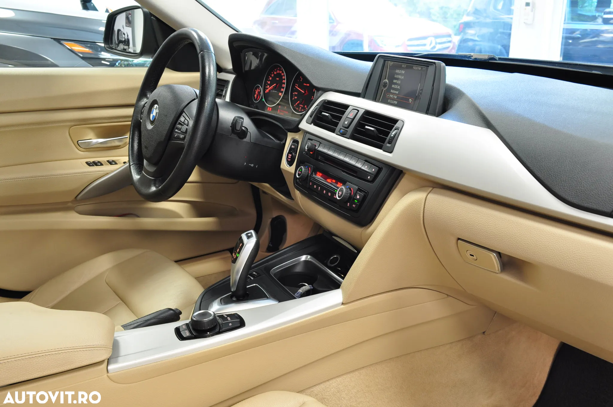 BMW Seria 3 328i xDrive Aut. Luxury Line - 13