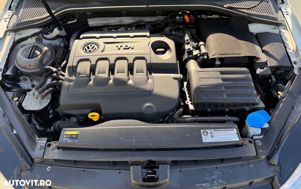 Volkswagen Golf 1.6 TDI BMT Comfortline - 10