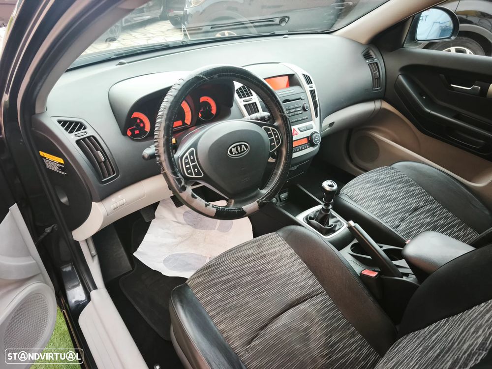 Kia Ceed S Coupé 1.4 CVVT EX - 22