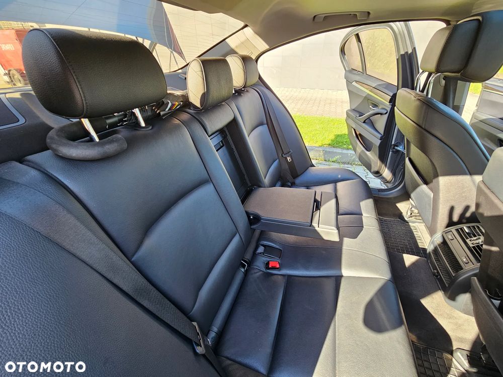 BMW Seria 5 535i Modern Line - 12