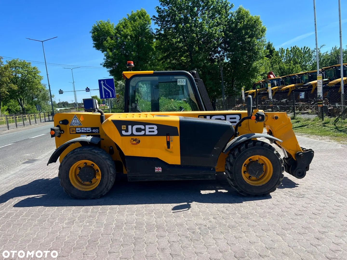 JCB 525-60 Hi-Viz - 8