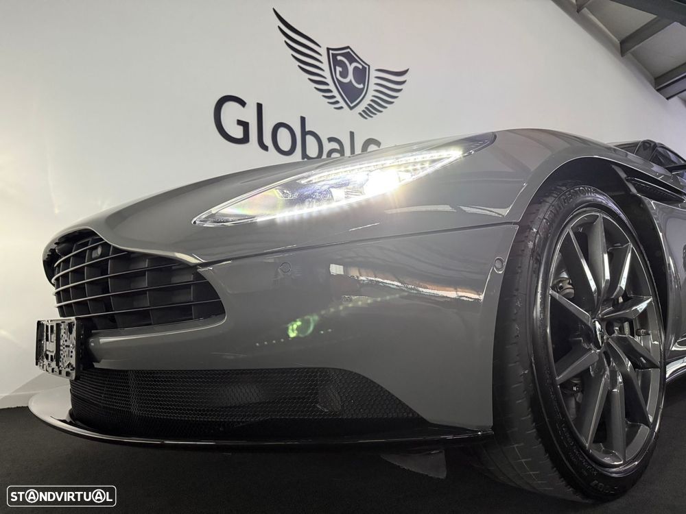 Aston Martin DB11 Coupé V8 Auto - 57