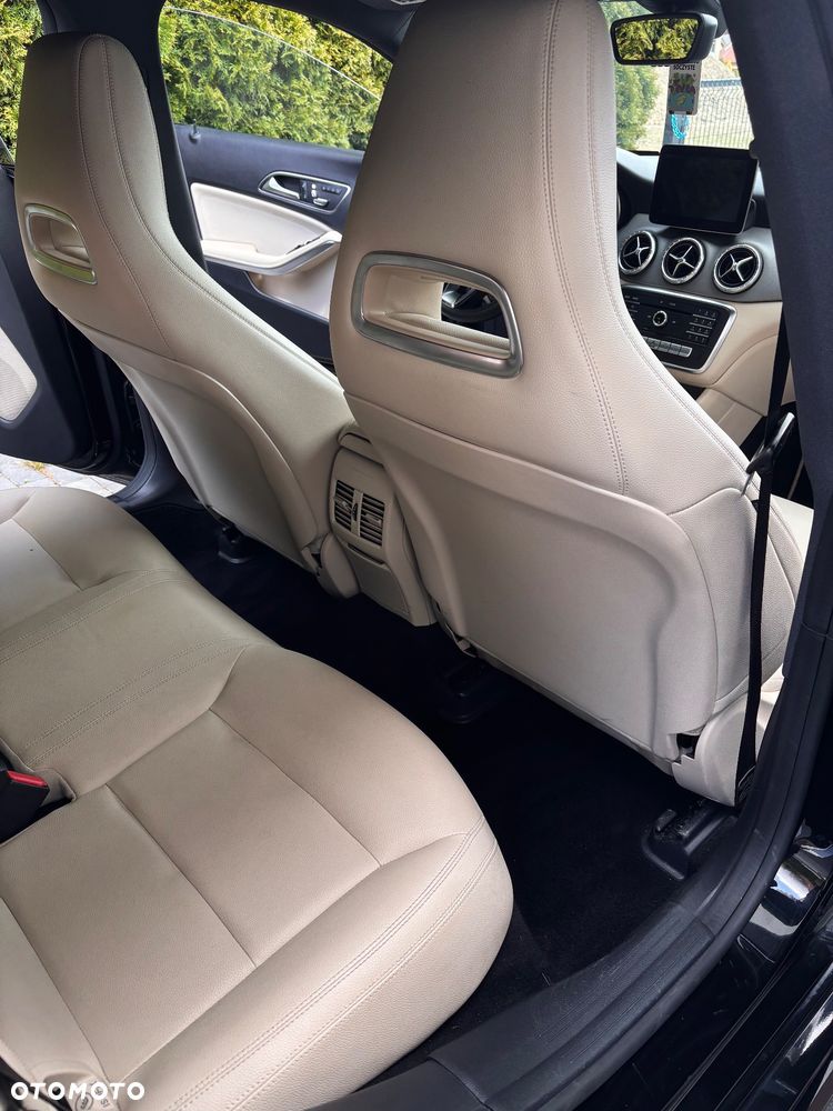 Mercedes-Benz CLA 250 4-Matic AMG Line - 7