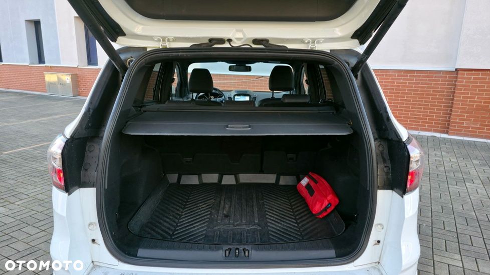 Ford Kuga 2.0 TDCi 2x4 ST-Line - 22