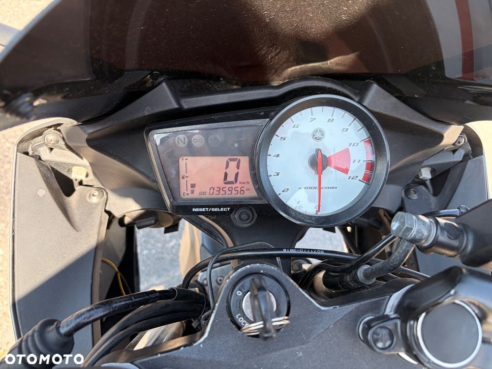 Yamaha YZF - 8