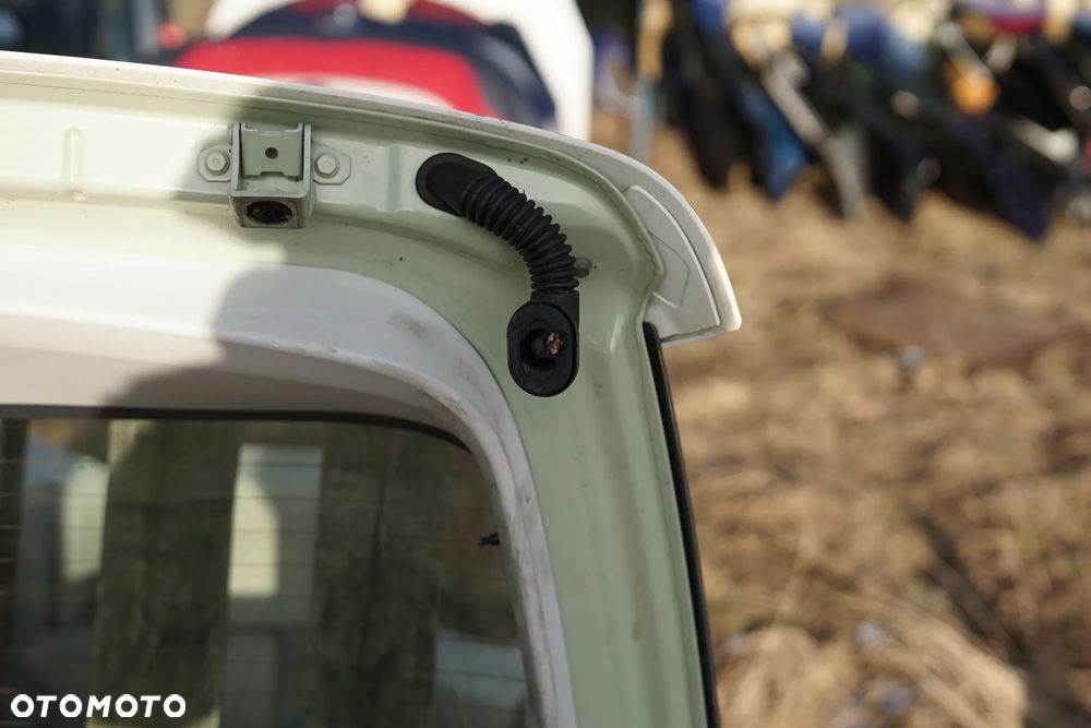 Klapa bagażnika tył Fiat 500L 921/A - 16