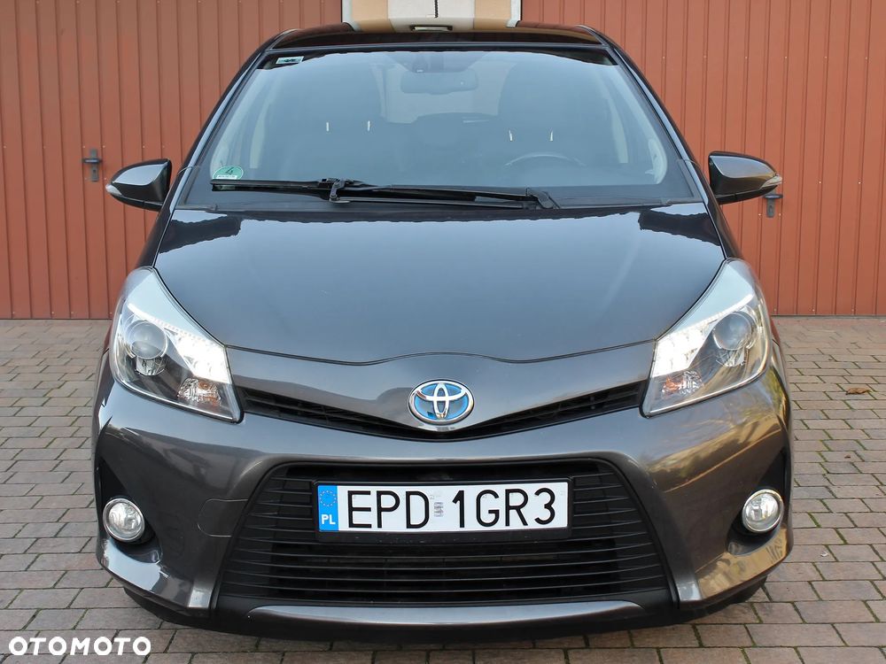 Toyota Yaris Hybrid 100 Dynamic - 2