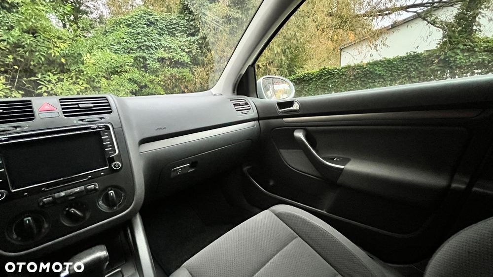 Volkswagen Golf V 1.6 FSI Comfortline Tiptr - 16