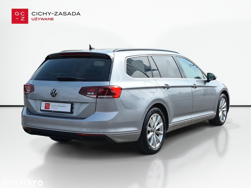 Volkswagen Passat Variant 2.0 TDI SCR Business DSG - 5