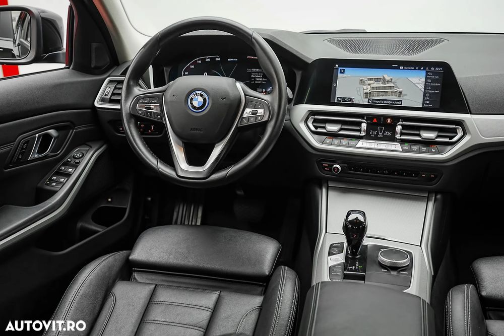 BMW Seria 3 330e Aut. Sport Line - 15